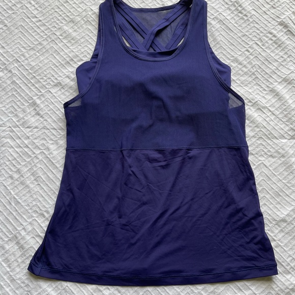Lululemon blue 2 in 1 fast as light top mesh size 6 - Picture 3 of 12